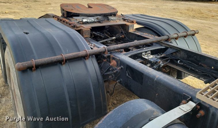 image for item LG9365 2003 Mack CH613  semi truck