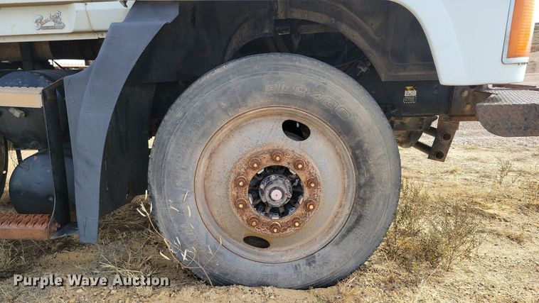 image for item LG9365 2003 Mack CH613  semi truck