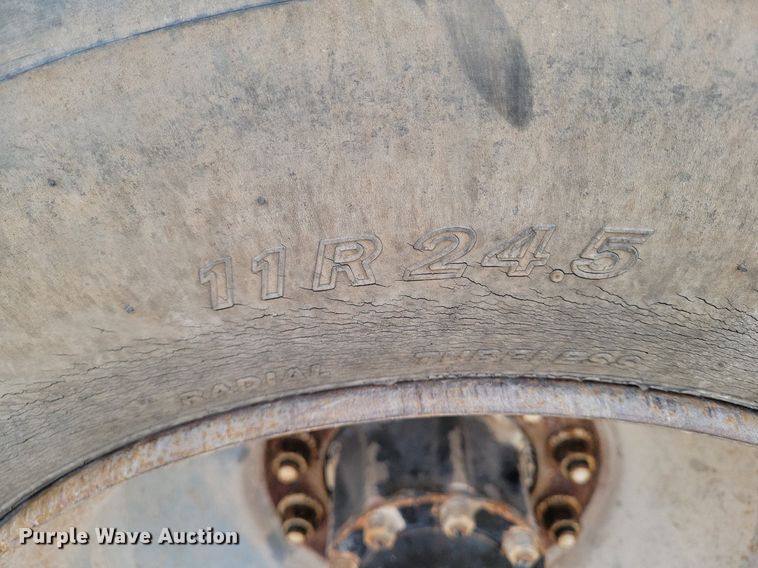 image for item LG9365 2003 Mack CH613  semi truck