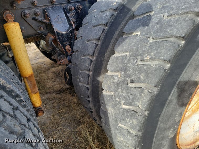 image for item LG9365 2003 Mack CH613  semi truck