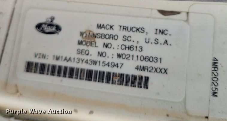 image for item LG9365 2003 Mack CH613  semi truck