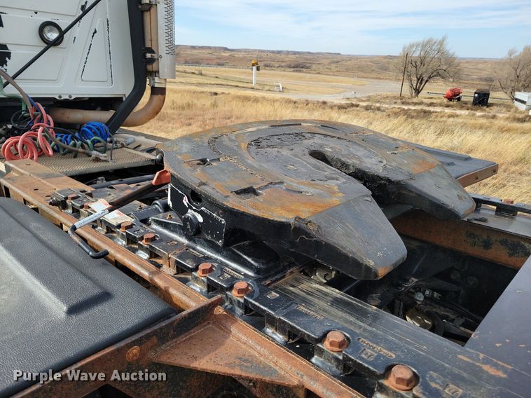 image for item LG9366 2003 Mack CH613  semi truck