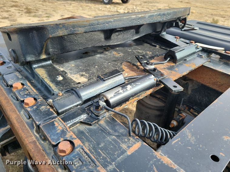 image for item LG9366 2003 Mack CH613  semi truck