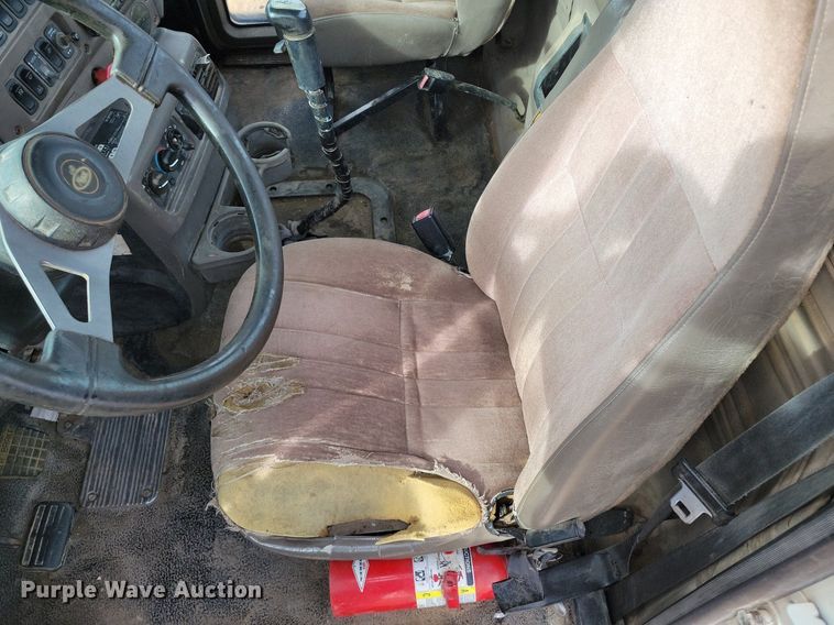 image for item LG9366 2003 Mack CH613  semi truck