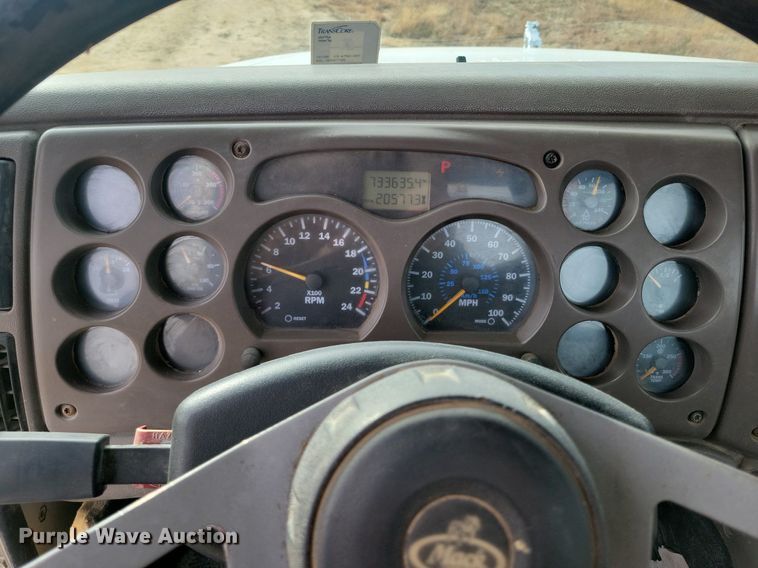 image for item LG9366 2003 Mack CH613  semi truck