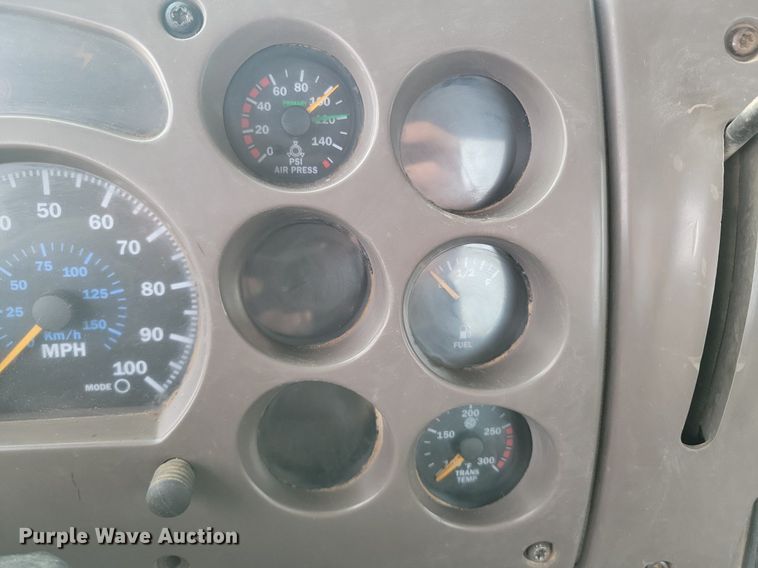 image for item LG9366 2003 Mack CH613  semi truck