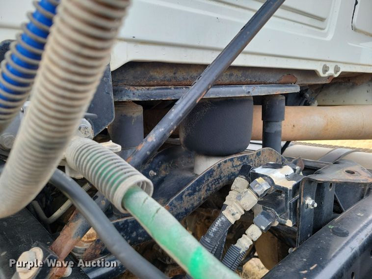 image for item LG9366 2003 Mack CH613  semi truck