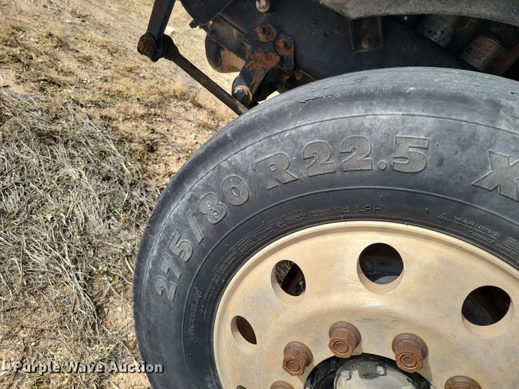 image for item LG9366 2003 Mack CH613  semi truck