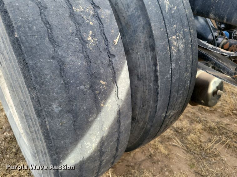 image for item LG9366 2003 Mack CH613  semi truck