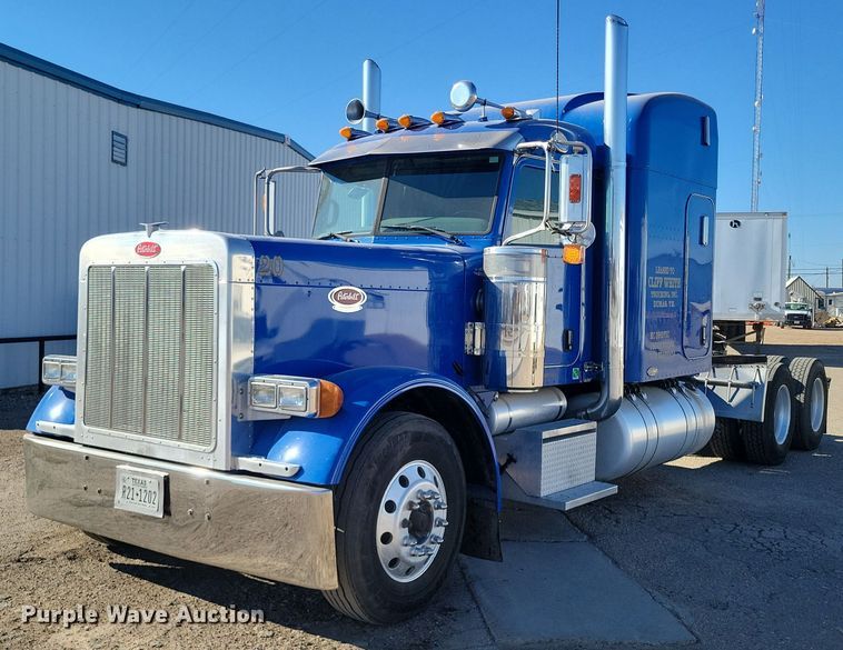 image for item LG9378 2007 Peterbilt 379 semi truck