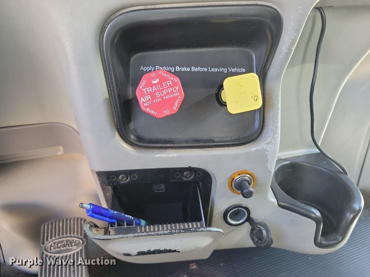 image for item LG9378 2007 Peterbilt 379 semi truck