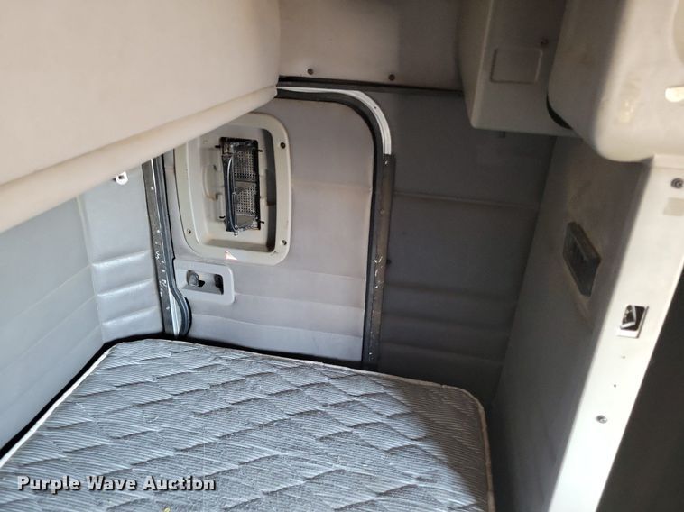 image for item LG9378 2007 Peterbilt 379 semi truck