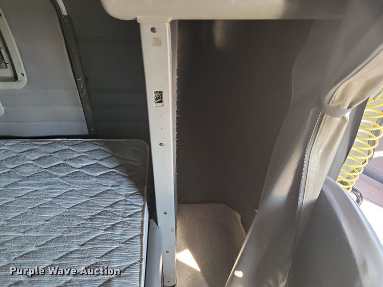 image for item LG9378 2007 Peterbilt 379 semi truck