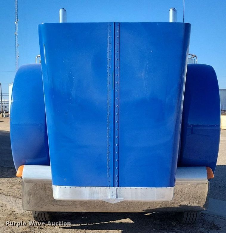 image for item LG9378 2007 Peterbilt 379 semi truck