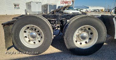 image for item LG9378 2007 Peterbilt 379 semi truck