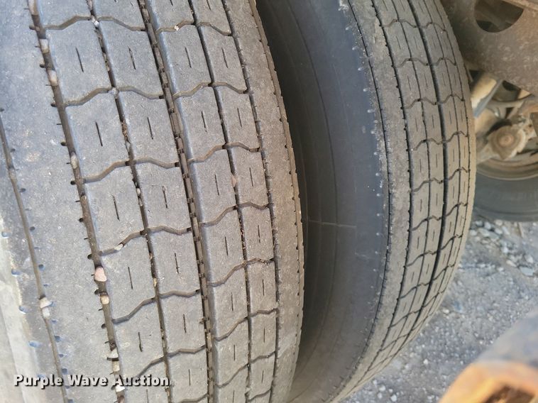 image for item LG9381 2000 Wabash National  dry van trailer