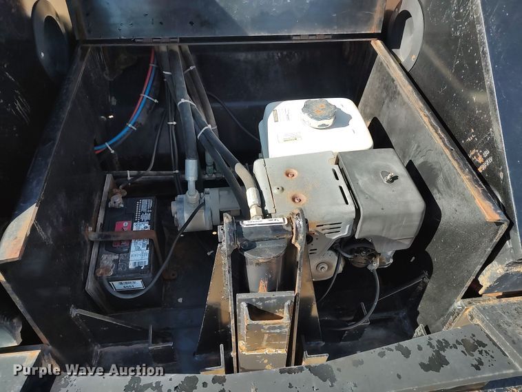 image for item LK9344 2011 Eager Beaver 55GSL  lowboy equipment trailer