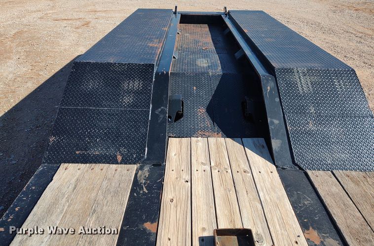 image for item LK9344 2011 Eager Beaver 55GSL  lowboy equipment trailer