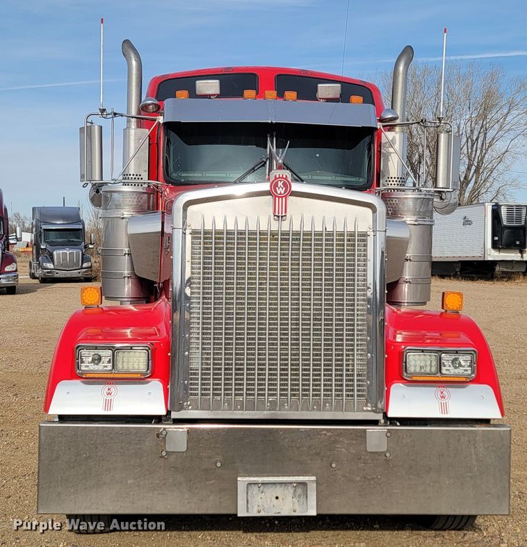 image for item LL9754 2006 Kenworth W900  semi truck