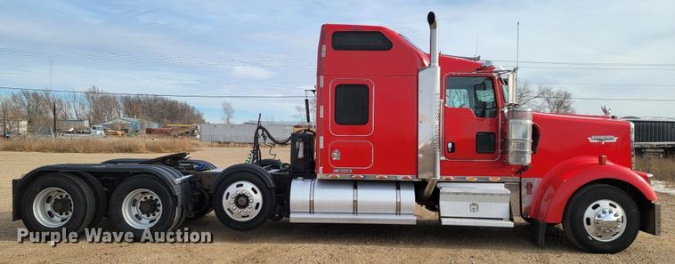 image for item LL9754 2006 Kenworth W900  semi truck