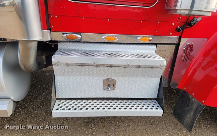 image for item LL9754 2006 Kenworth W900  semi truck