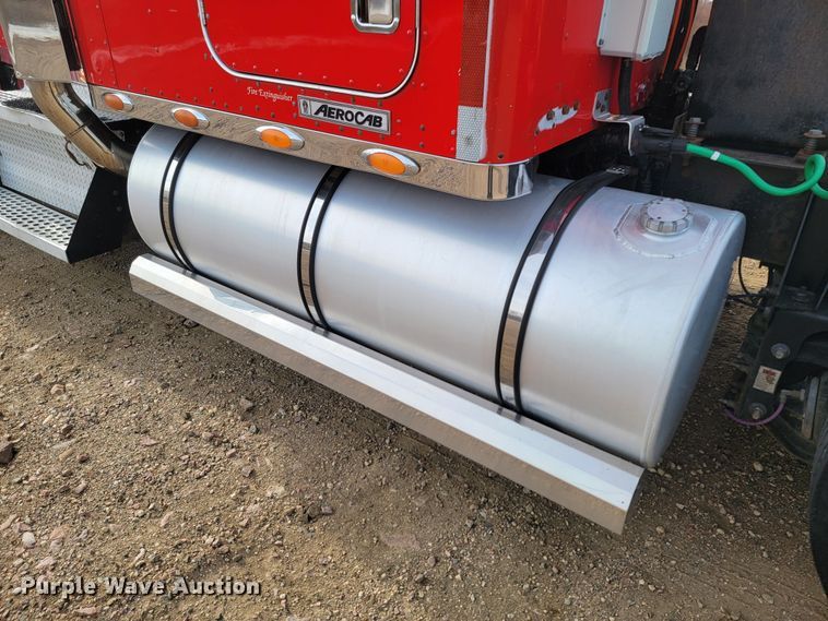 image for item LL9754 2006 Kenworth W900  semi truck