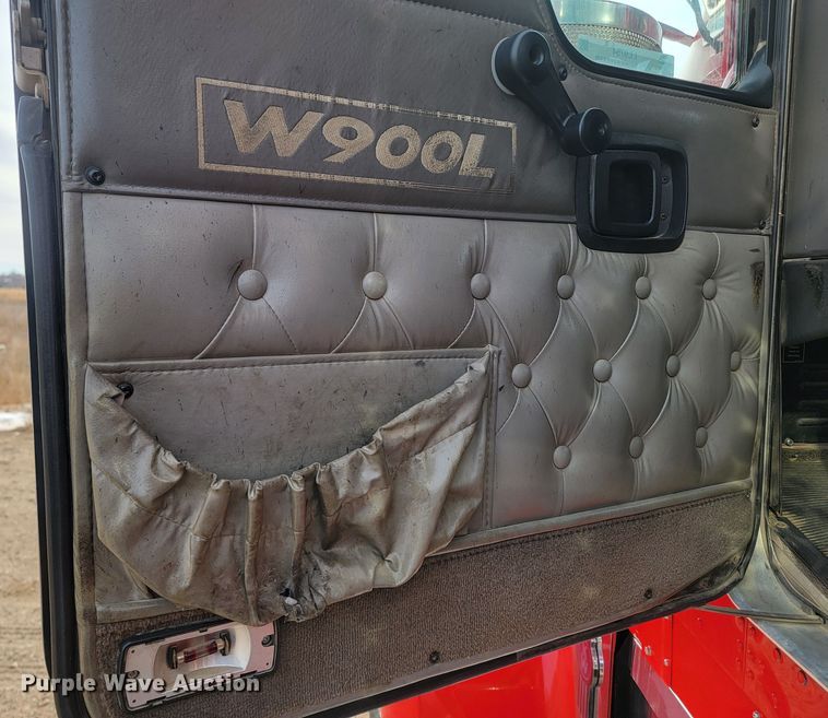 image for item LL9754 2006 Kenworth W900  semi truck