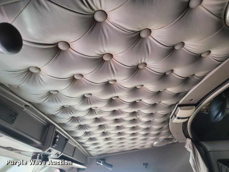 image for item LL9754 2006 Kenworth W900  semi truck