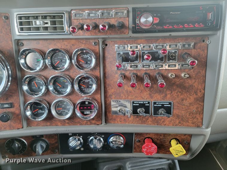 image for item LL9754 2006 Kenworth W900  semi truck