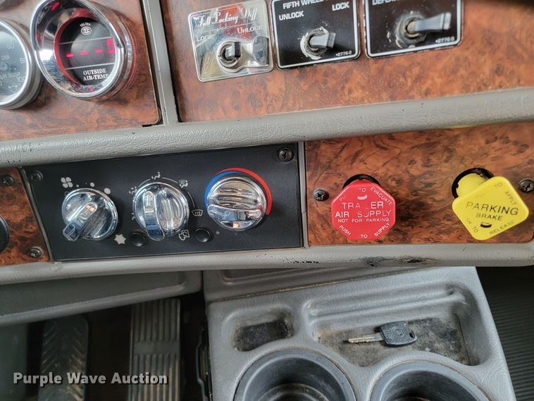 image for item LL9754 2006 Kenworth W900  semi truck