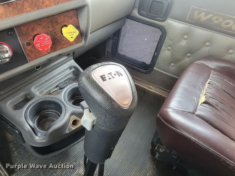 image for item LL9754 2006 Kenworth W900  semi truck