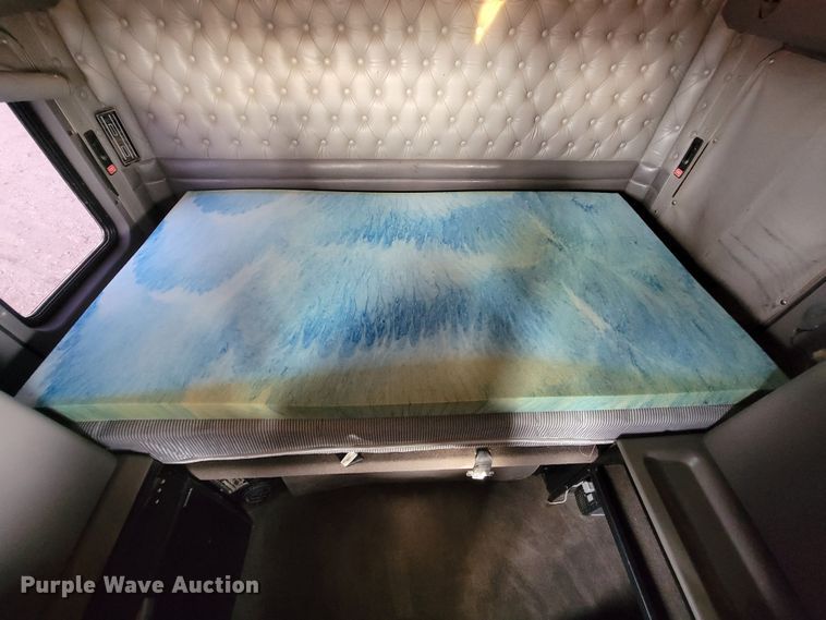 image for item LL9754 2006 Kenworth W900  semi truck