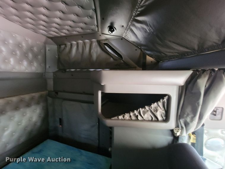 image for item LL9754 2006 Kenworth W900  semi truck