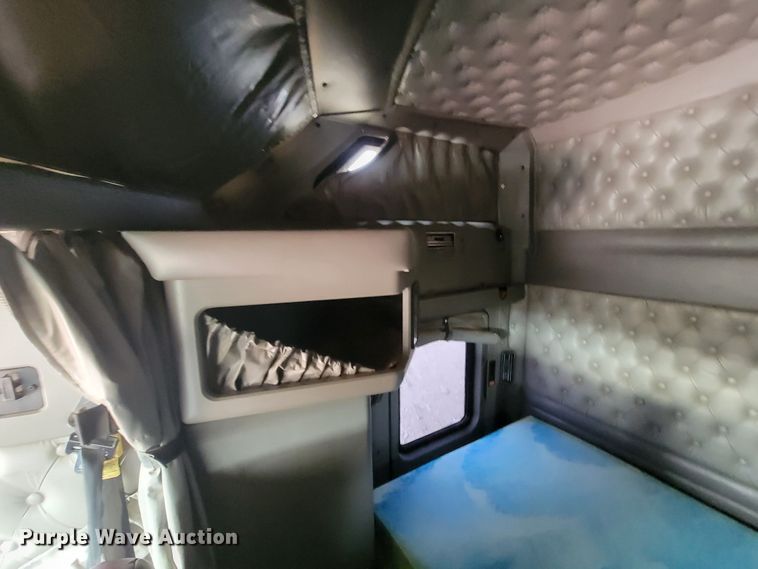 image for item LL9754 2006 Kenworth W900  semi truck