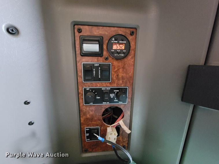 image for item LL9754 2006 Kenworth W900  semi truck