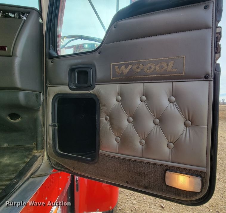 image for item LL9754 2006 Kenworth W900  semi truck