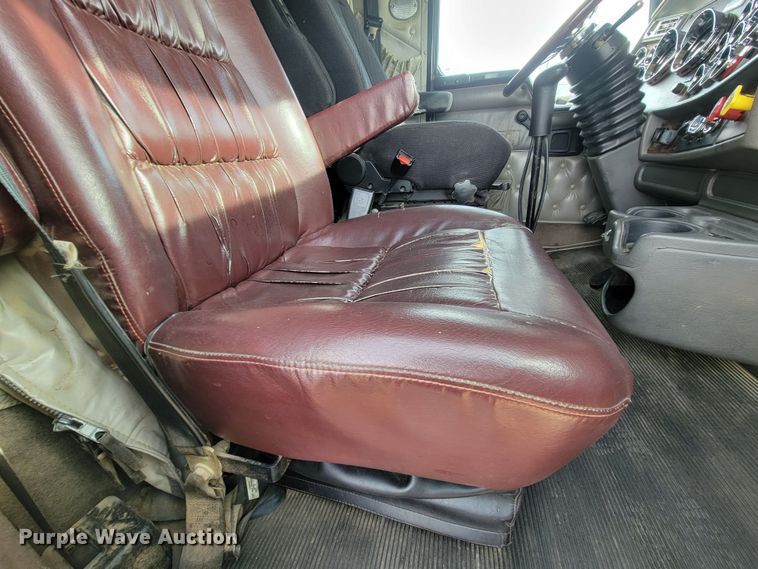 image for item LL9754 2006 Kenworth W900  semi truck