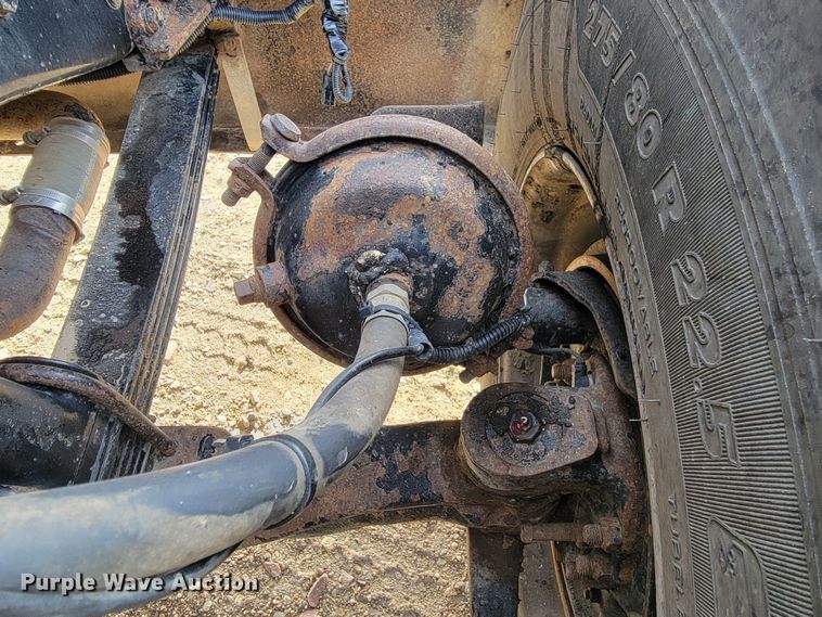 image for item LL9754 2006 Kenworth W900  semi truck