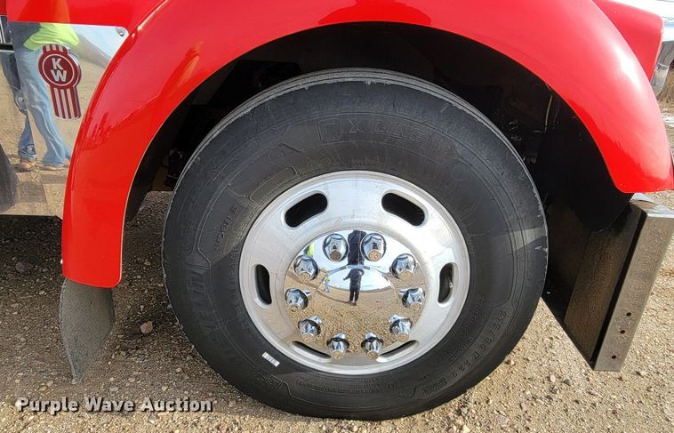 image for item LL9754 2006 Kenworth W900  semi truck