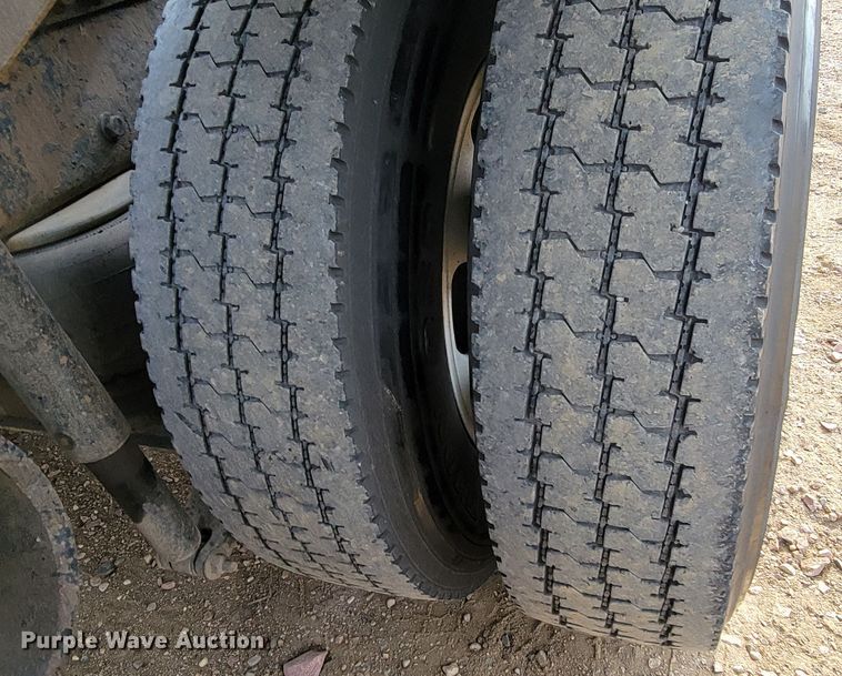 image for item LL9754 2006 Kenworth W900  semi truck