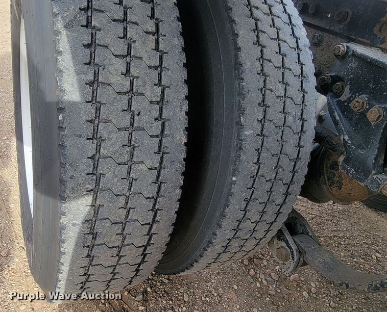 image for item LL9754 2006 Kenworth W900  semi truck