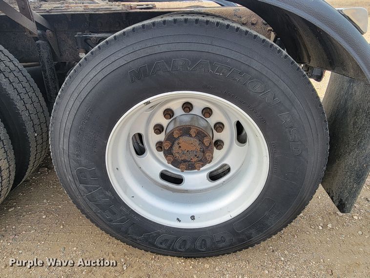 image for item LL9754 2006 Kenworth W900  semi truck