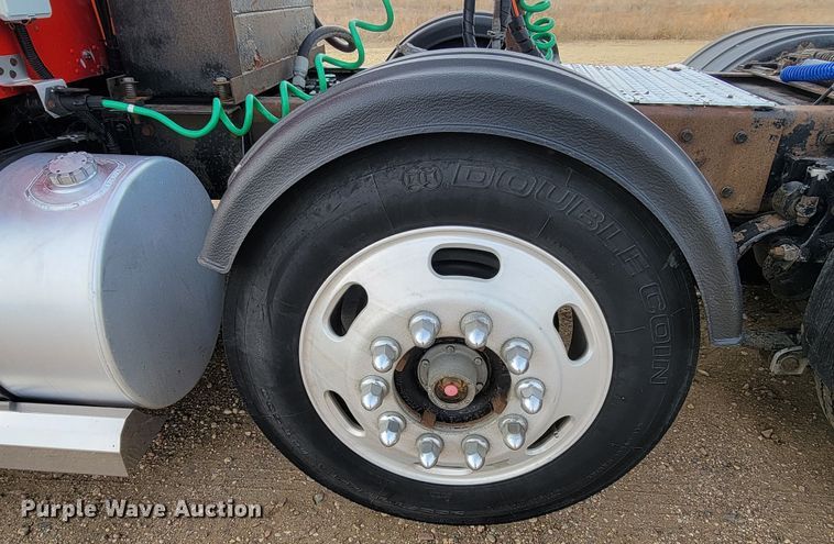 image for item LL9754 2006 Kenworth W900  semi truck