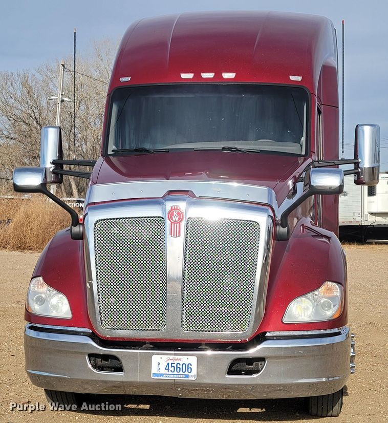 image for item LL9755 2016 Kenworth T680  semi truck
