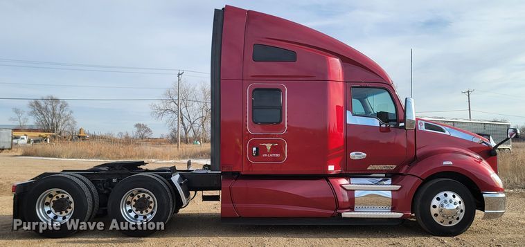 image for item LL9755 2016 Kenworth T680  semi truck
