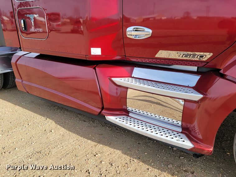 image for item LL9755 2016 Kenworth T680  semi truck