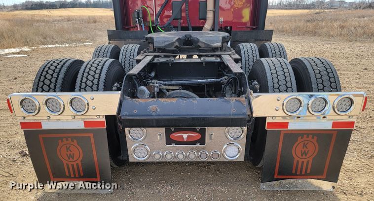 image for item LL9755 2016 Kenworth T680  semi truck