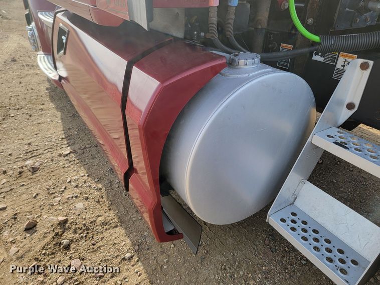 image for item LL9755 2016 Kenworth T680  semi truck