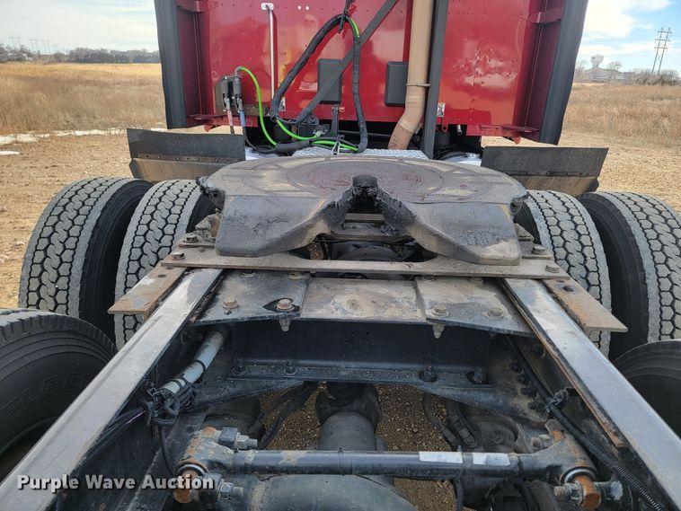 image for item LL9755 2016 Kenworth T680  semi truck