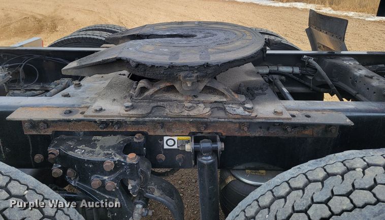 image for item LL9755 2016 Kenworth T680  semi truck